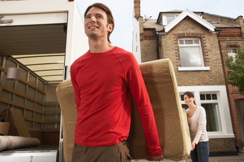 Customer review of booking, payment, and cancellation rules for storage services